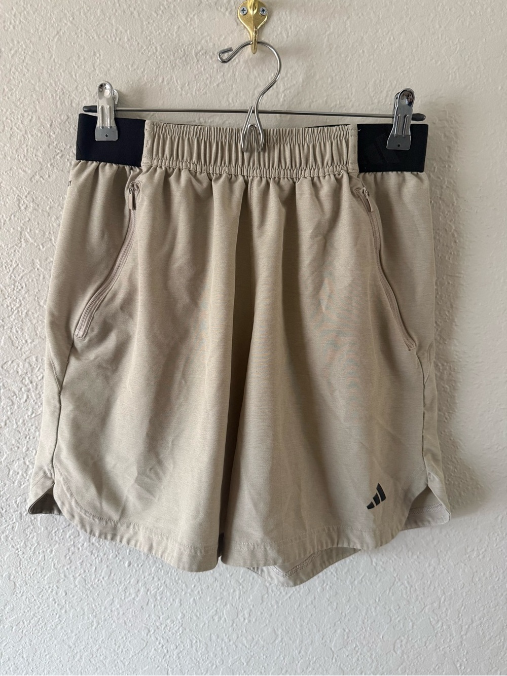 Adidas Men’s Axis Shorts Size S Beige Zip Pockets Lightweight Quick Dry